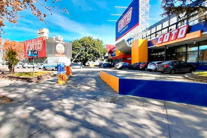 La firma Gepal Sociedad Anónima, una empresa argentina vinculada al grupo Coto, se quedó con un predio del barrio de Retiro donde funciona una sucursal del supermercado