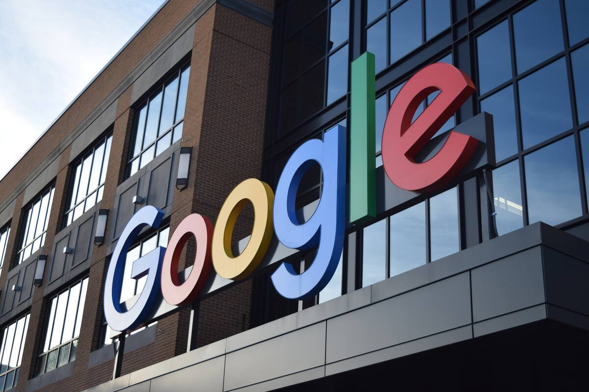 La firma intentaba frenar una pericia solicitada por la vicepresidenta luego de aparecer mencionada como "ladrona de la Nación" en el panel de conocimiento del buscador