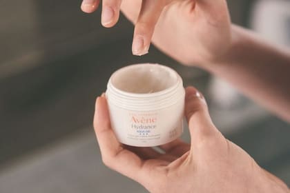 La firma, que fabrica marcas como Avène, a partir de ahora va a importar la mayoría de los productos