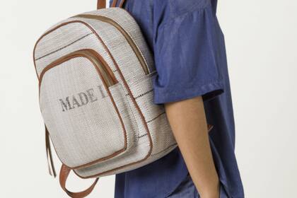 La firma recibe 250 bolsones por semana de una planta de tratamiento de residuos ubicada en Añelo