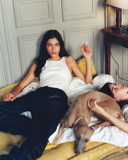 La firma Yves Saint Laurent Beauty seleccionó a la joven como su embajadora oficial en enero de 2023