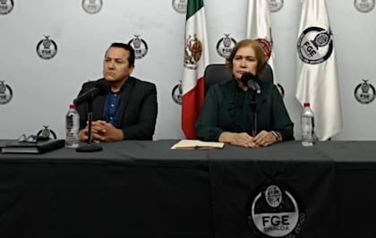 La fiscal de Sinaloa, Sara Bruna Quiñonez Estrada, confirmó en rueda de prensa que el escolta de "El Mayo" también trabajaba como policía