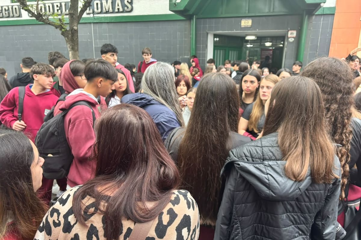 La Fiscalía General confirmó a LA NACION que hay cuatro adolescentes investigados; uno de ellos se presentó con sus padres y la Justicia dispuso medidas para evitar nuevos episodios de hostigamiento