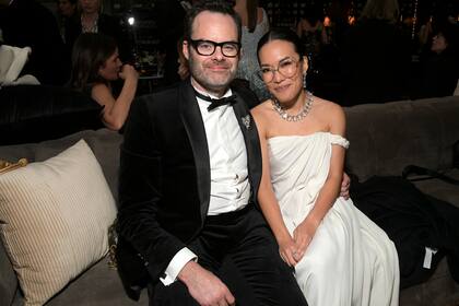 La flamante pareja formada por Bill Hader y Ali Wong celebró la victoria de ella gracias a la serie Bronca