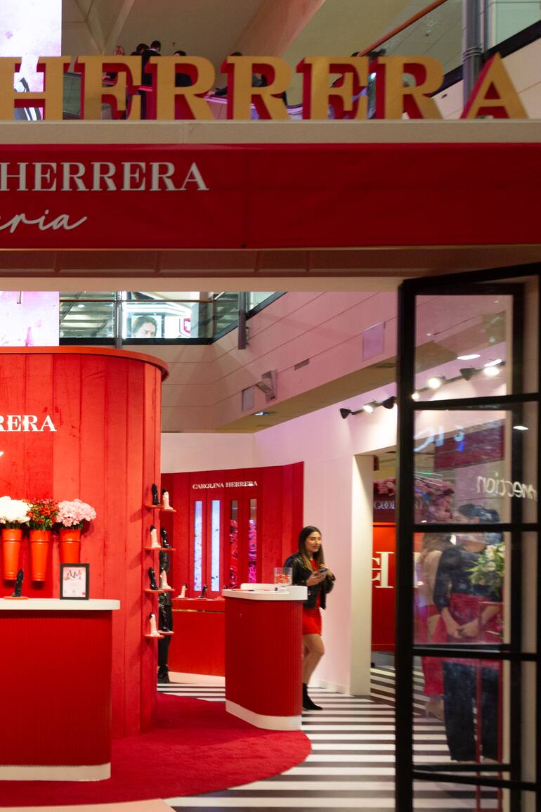 La Florería Herrera en el shopping Unicenter, un espacio especialmente creado por Carolina Herrera para presentar su nueva fragancia.