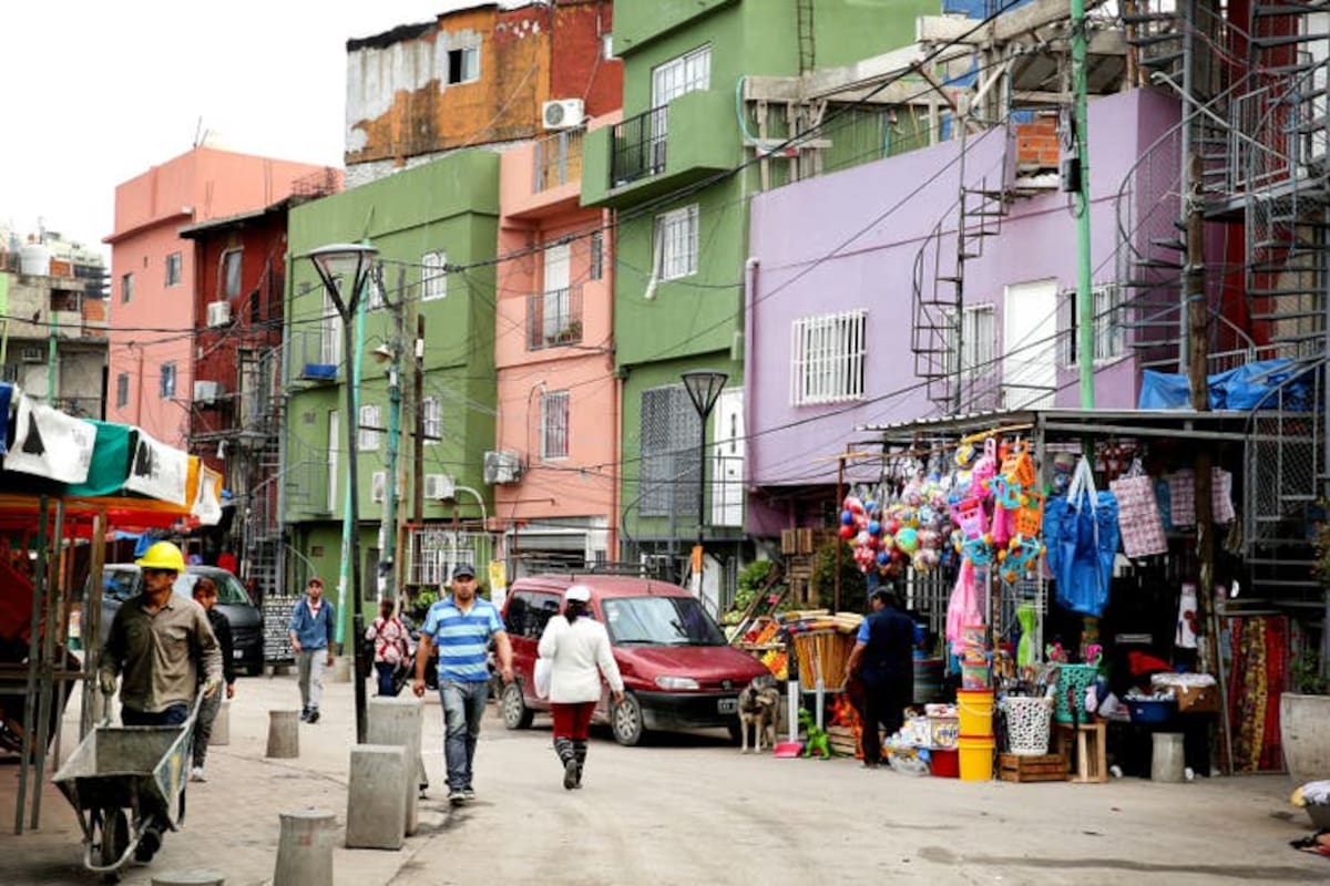 La Florida, una de las calles con mayor actividad comercial de la villa 31