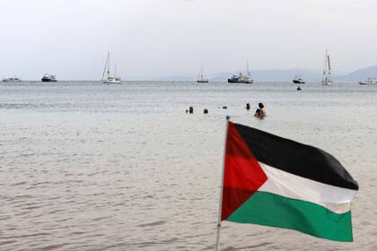 La flotilla activista en misión a Gaza dice haber sufrido otro ataque en Túnez