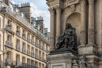 La Fontaine Molière en el "1st arrondissement" de Paris, en el cruce de la calle Molière con la calle Richelieu.
