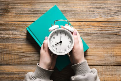 La forma correcta de escribir la hora según la Real Academia Española