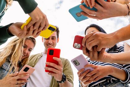 La forma de comunicación de la Generación Z está cambiando patrones culturales y es clave en la economía de la atención