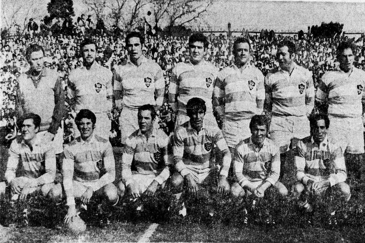 La formación argentina para el primer partido de la historia ante Escocia, que se impuso 20-3 en un aguerrido partido en GEBA (del 15 al 1): Dudley Morgan; Marcelo Pascual, Alejandro Travaglini, Arturo Rodríguez Jurado y Mario Walther; Tomás Harris Smith y Adolfo Etchegaray; Raúl Loyola, Héctor Silva y Hugo Miguens; Adrián Anthony y Bernardo Otaño; Luis García Yáñez, Ricardo Handley y Marcelo Farina.
