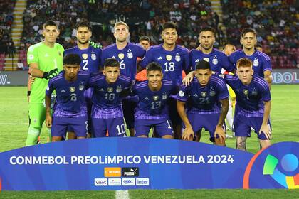 La formación de la selección argentina que inició el partido ante Perú, en el que venció 2 a 0