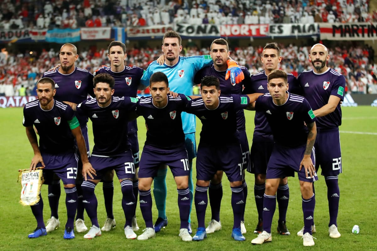 La formación de River frente a Al Ain