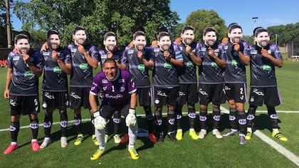 La formación de Sacachispas ante Comunicaciones, este sábado