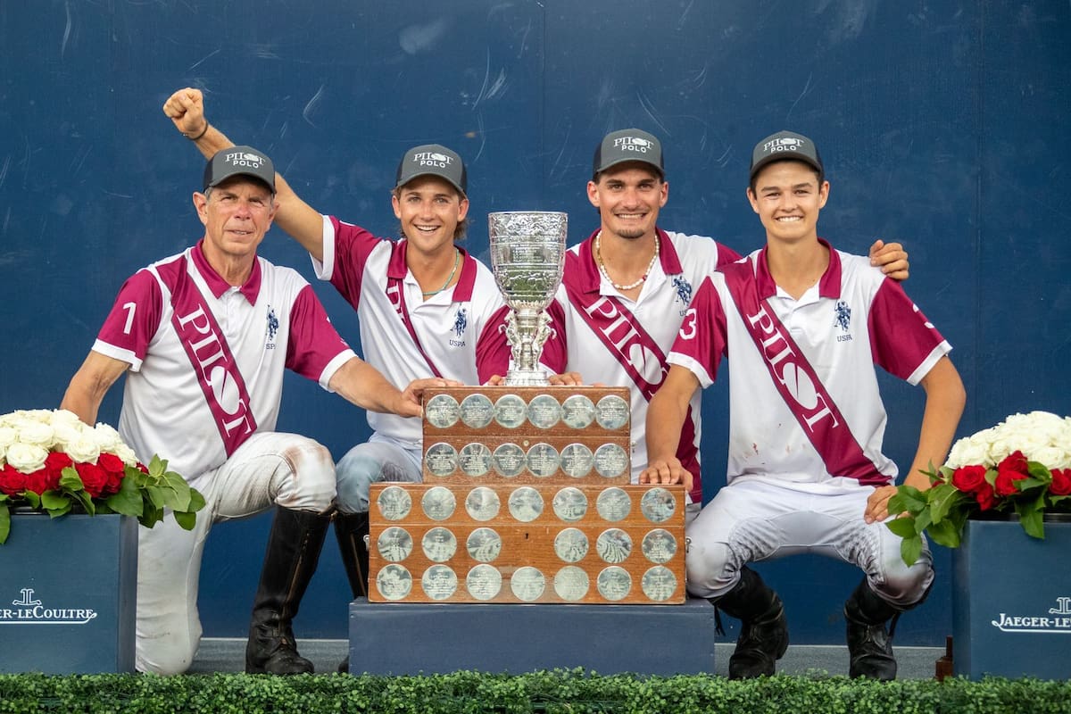 La formación del campeón: Curtis Pilot, Mackenzie Weiss, Camilo Castagnola y Lorenzo Chavanne