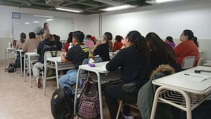 La formación en plomería se cursa en la sede de la UTN ubicada en Villa Lugano; están por egresar 22 mujeres