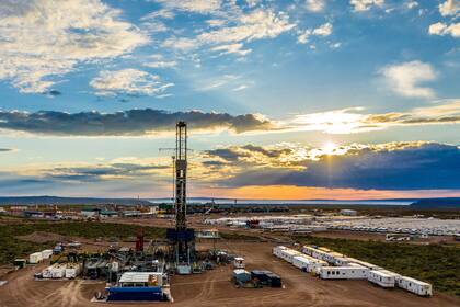 La formación geológica de shale ubicada en la cuenca neuquina revela unos números impresionantes y abre la puerta tanto a un futuro promisorio como a una serie de desafíos de magnitud