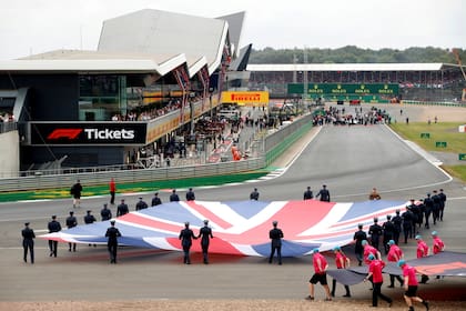 Silverstone y sus 5892 metros y 18 curvas se presenta como una realidad casi desconocida para todos los pilotos y los equipos