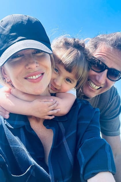 La foto con la que Lala Bruzoni (junto a su hija Lupe y Juan Pablo Varsky) anunció su separación en Instagram.