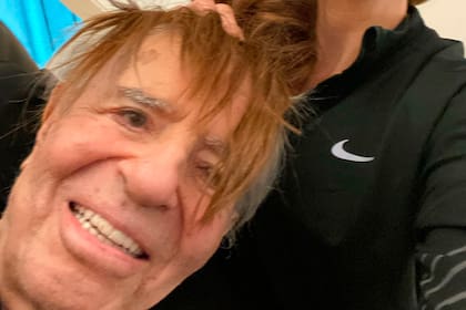 La foto de Carlos Menem con peluca que subió Zulemita y se volvió viral