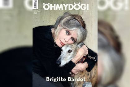 La foto de ella abrazada a un galgo produjo un efecto inolvidable