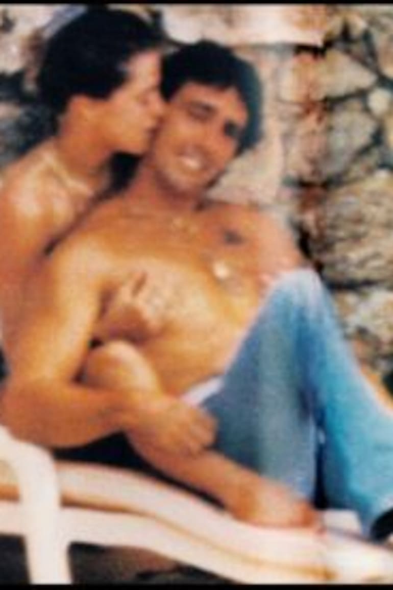 La foto de Fili y Ducruet en la reposera, cuando recién comenzaba su cita... así lo publicó la revista GALA