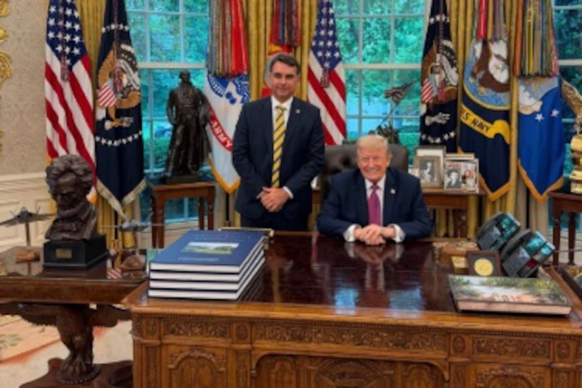 La foto de Flavio Bolsonaro junto a Trump