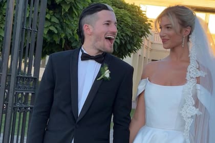La foto de la polémica entre Ricardo Montaner y la psicóloga Florencia Rodríguez fue exhibida en el casamiento de Ricky Montaner con Stefi Roitman, en el mes de enero de este año