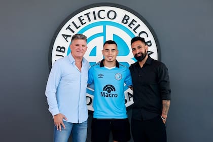 La foto de la presentación de Lucas Zelarayán en Belgrano, que luego fue borrada de las redes, a la espera de la resolución oficial.