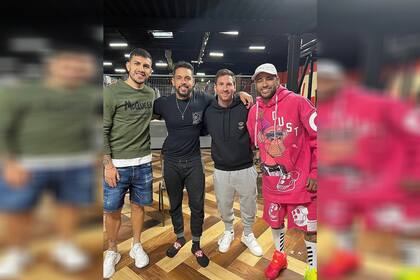 La foto de Neymar junto a Messi y Paredes