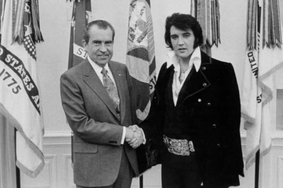 La foto de Richard Nixon dándole la mano a Elvis Presley en la Oficina Oval de la Casa Blanca, es el documento más solicitado de Estados Unidos