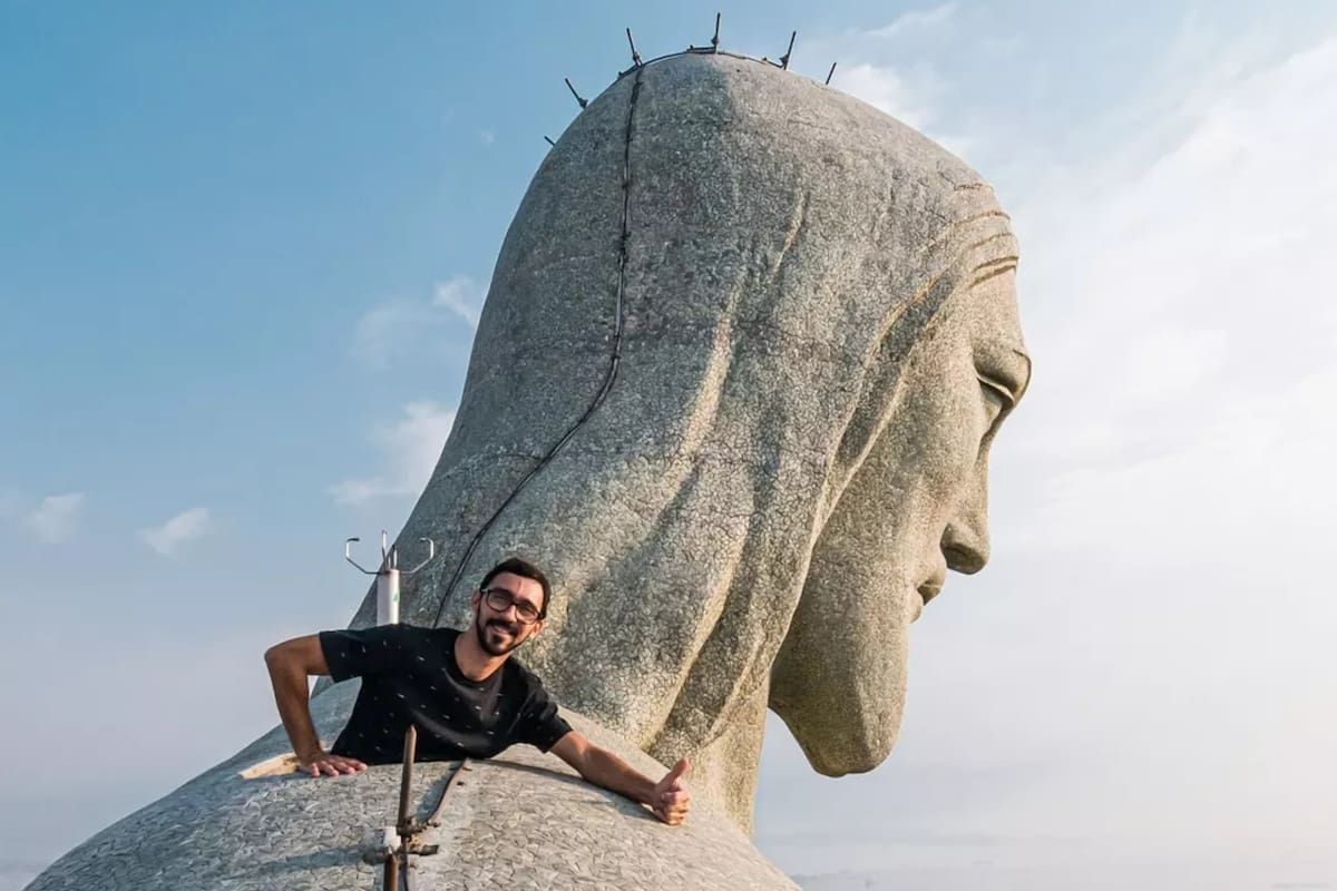 La foto de un brasileño que retrata la belleza del Cristo Redentor y la luna: “El clic perfecto”
