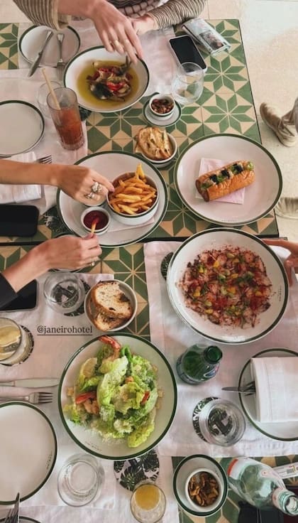 La foto del almuerzo en Río de Janeiro que compartió Mery del Cerro (Foto: Instagram @merydelcerro)