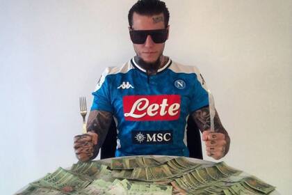 La foto del hijo menor de Claudio Paul Caniggia cayó mal enre los usuarios, que no demoraron en criticar su actitud ostentosa en un momento difícil del país