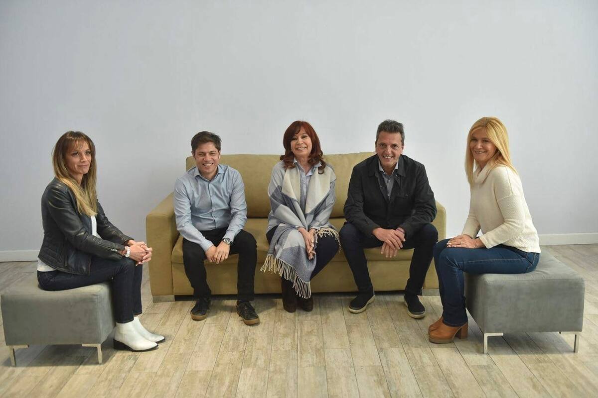 La foto del reencuentro: Galmarini, Kicillof, Cristina, Massa y Magario