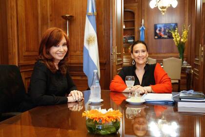 La foto del traspaso que faltaba era la de Cristina Kirchner junto a Gabriela Michetti