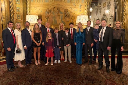 La foto familiar de Trump compartida por Kai Trump junto a Elon Musk, en Mar-a-Lago