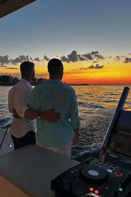 La foto que eligió el ex piloto para contarle al mundo su noviazgo