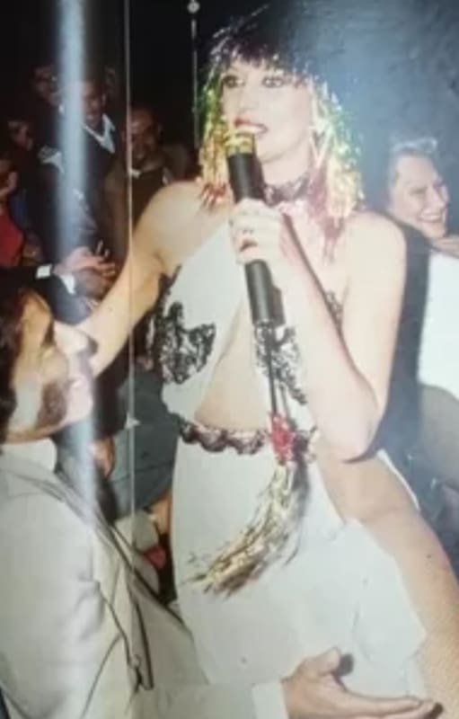 La foto que, hace 37 años, inspiró un rumor del que aún hoy se sigue hablando: Yuyito sentada en las rodillas de Menem, en La Rioja