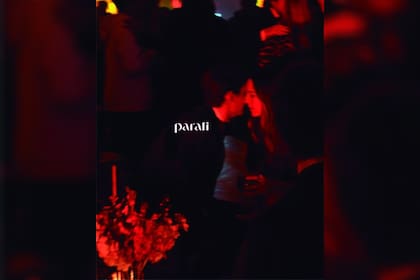 La foto que los muestra a Tiziano Gravier y Juanita Tinelli pegados en la fiesta