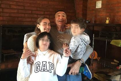 La foto que publicó Rafa en Twitter para celebrar los 70 años de su padre, el 12 de agosto