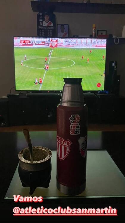 La foto que reveló el sticker de Angileri en su termo. Crédito: Instagram