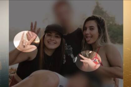La foto que se habían sacado las víctimas en el río Jauru, simbolizando un número vinculado a una banda rival