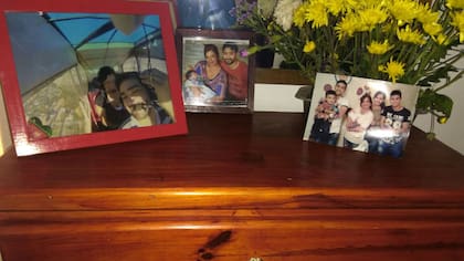 La foto que Silvia tiene junto a Matías y que mira todos los días para recordar a su hijo
