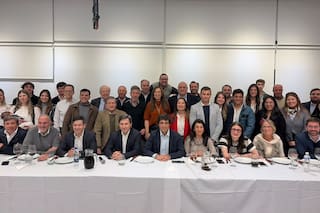 En modo candidato, Hernán Lacunza publicó una foto con su equipo: uno a uno, quiénes lo acompañan