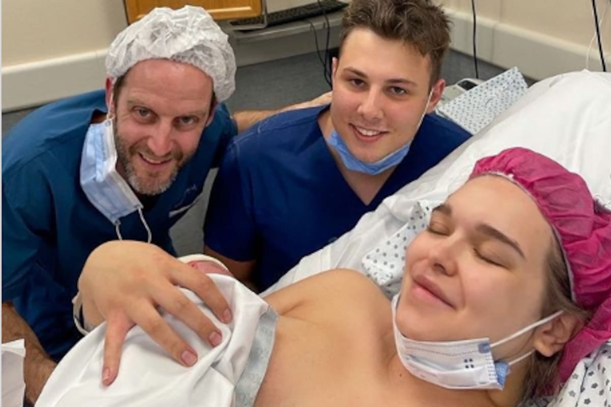 La foto que subió la rusa Eva Pekurova a Instagram de su parto en Buenos Aires