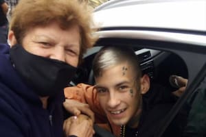 La foto viral de L-Gante y una señora que se acercó a él sin conocerlo