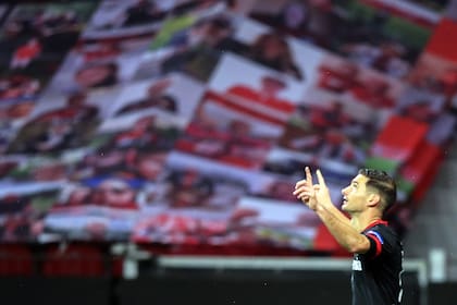 Alario, el poder de los goles y una dedicatoria muy especial: a su abuelo Renato, con quien vivió en Tostado, Santa Fe, entre los 13 y los 17 años