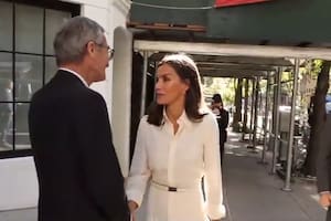 La frase durante el saludo se viralizó en las redes