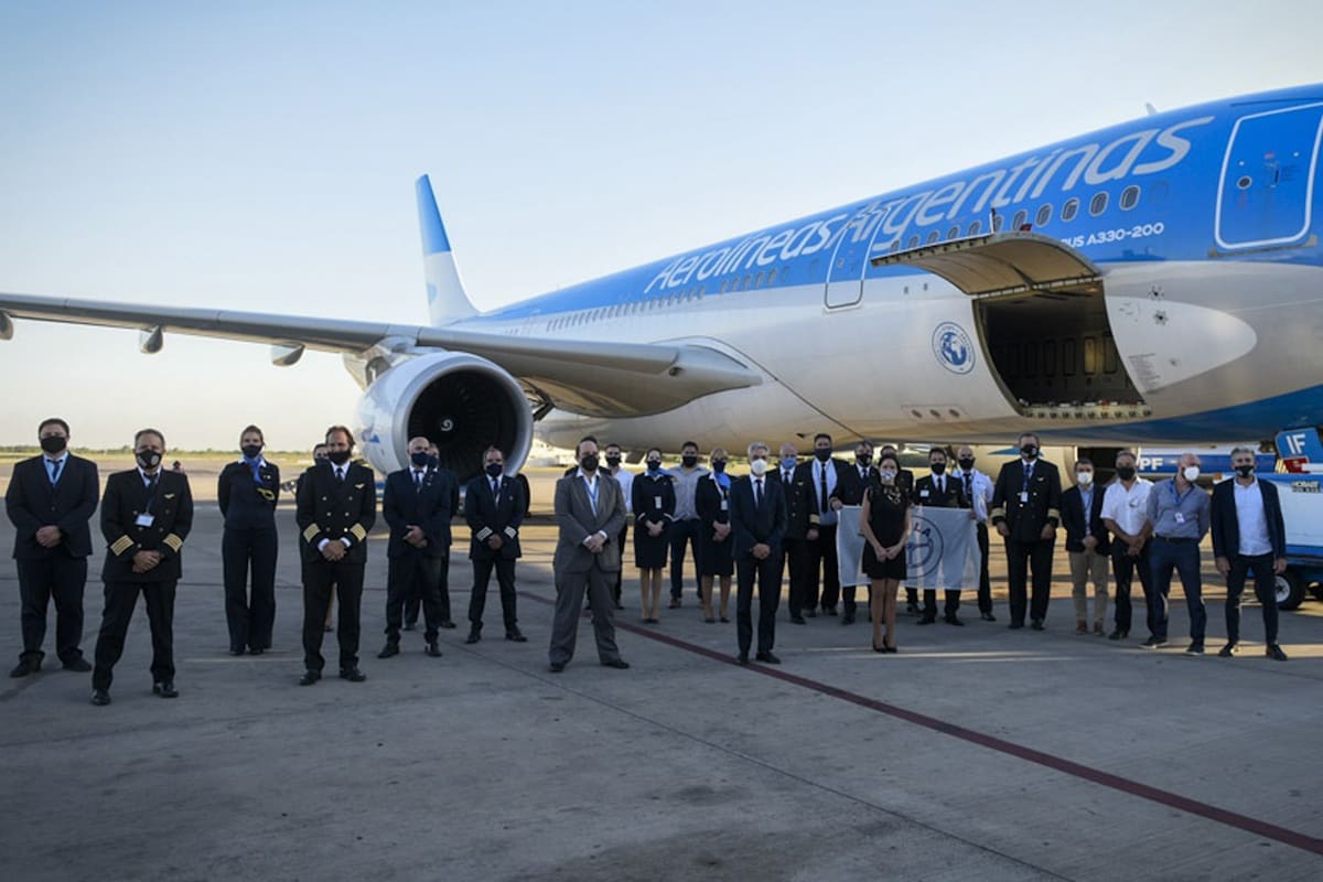 La frase inscripta en el tapabocas de la tripulación se volvió tendencia en las redes